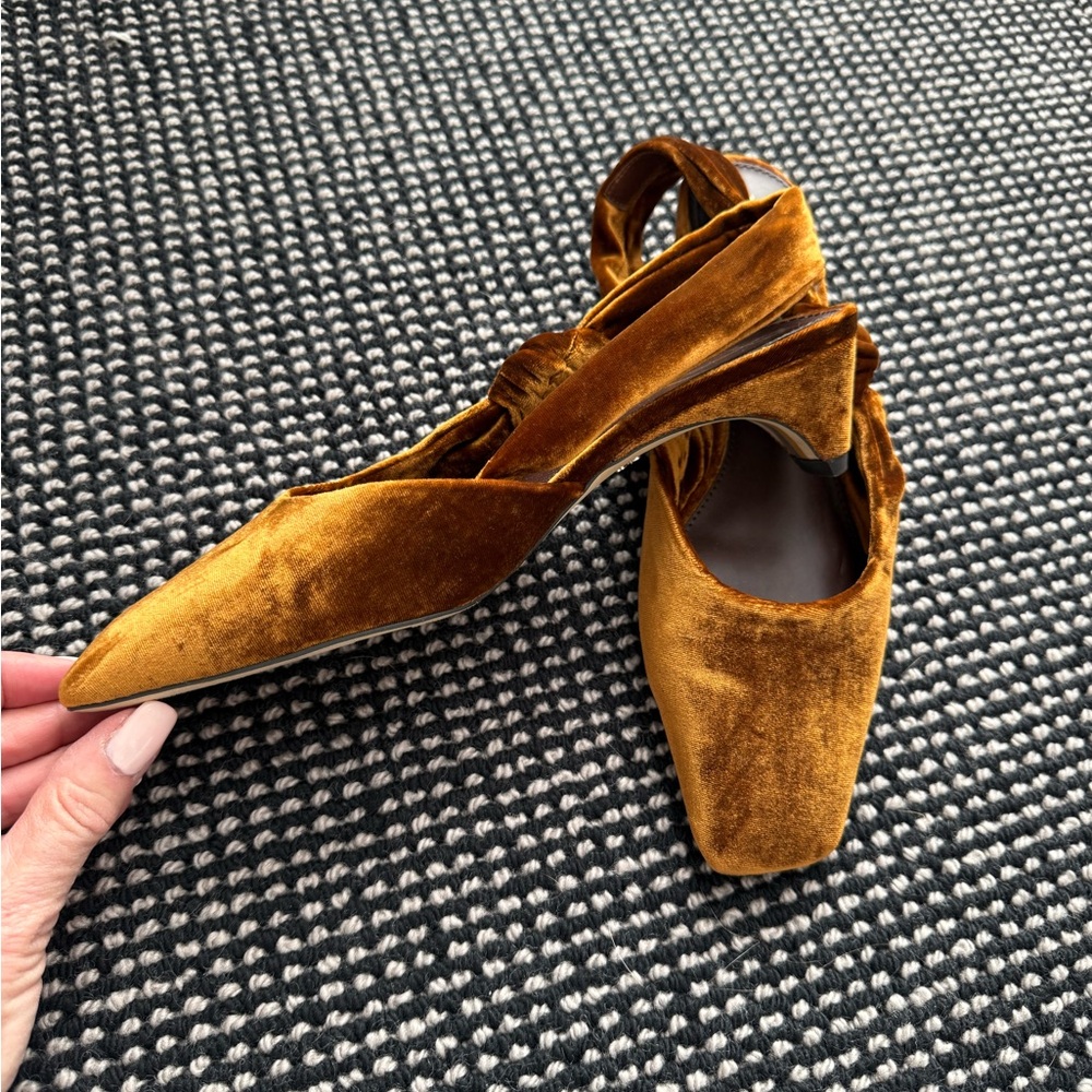Sam Edelman Gold Velvet Flats